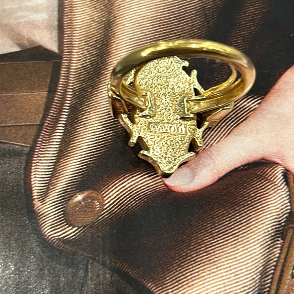 Avon gold tone cameo porcelain ring - Picture 2 of 6